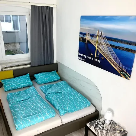 Schones Apartement 2p. Balkon Zentral Modern Wlan *